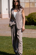 Pantalone ampio parte del completo con il gilet