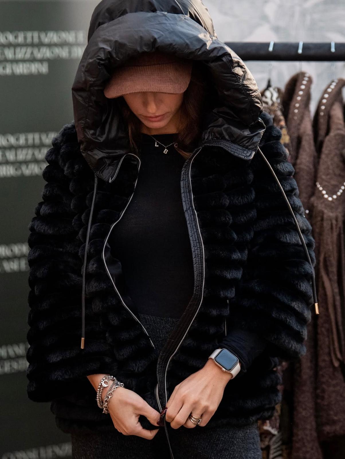 Piumino in Eco Fur con cappuccio